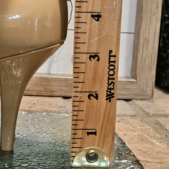 Michael Kors Beige Light Brown Patent Leather Heels Sz 8 - Picture 8 of 11